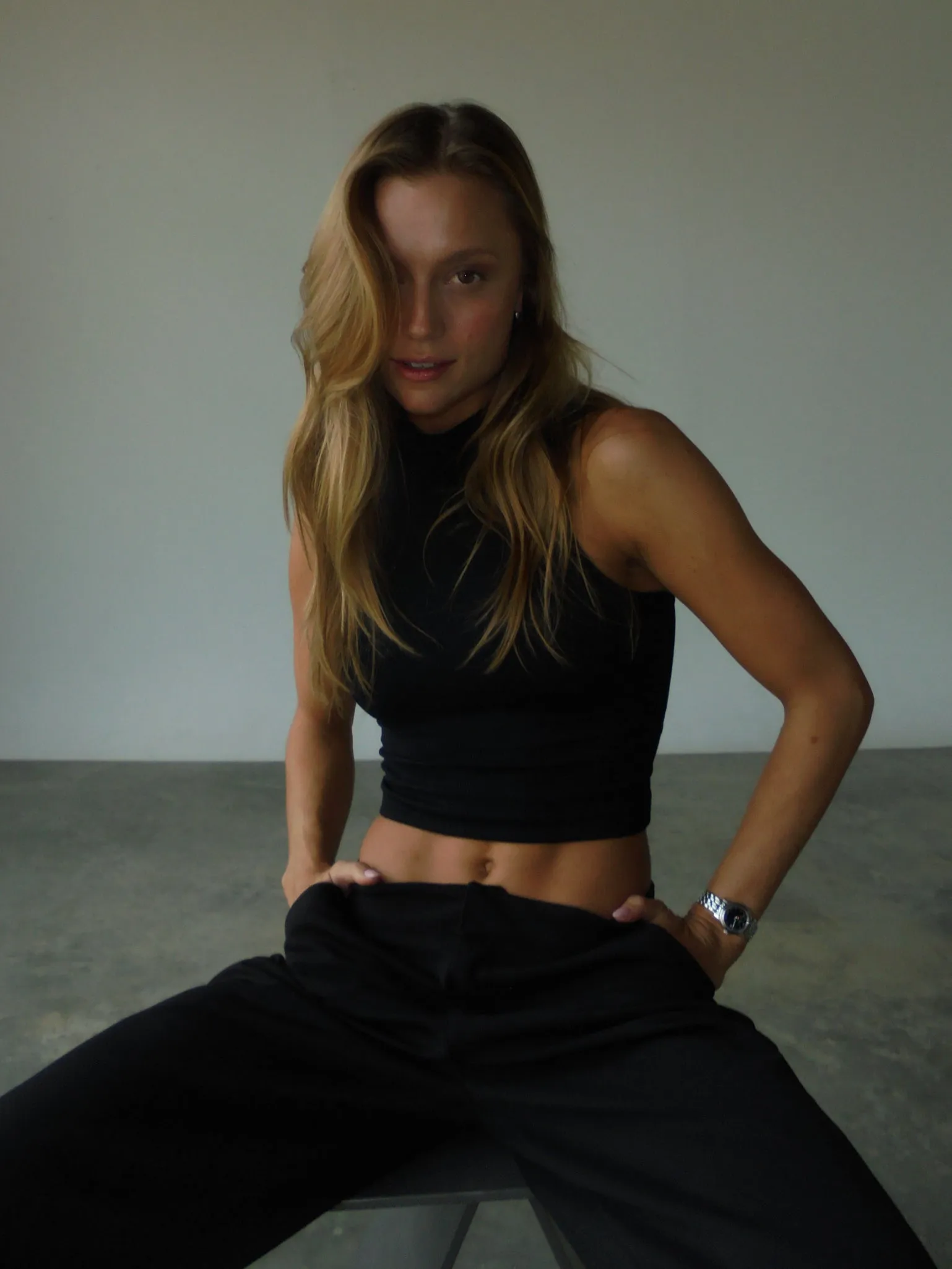 HIGH NECK SEAMLESS TANK  - BLACK