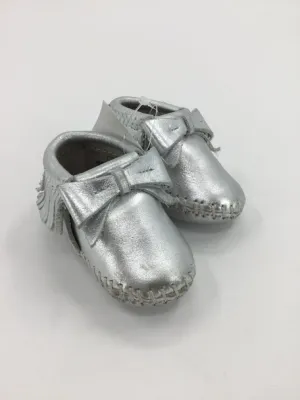 Minnetonka Child Size 1 Toddler Silver Moccasins