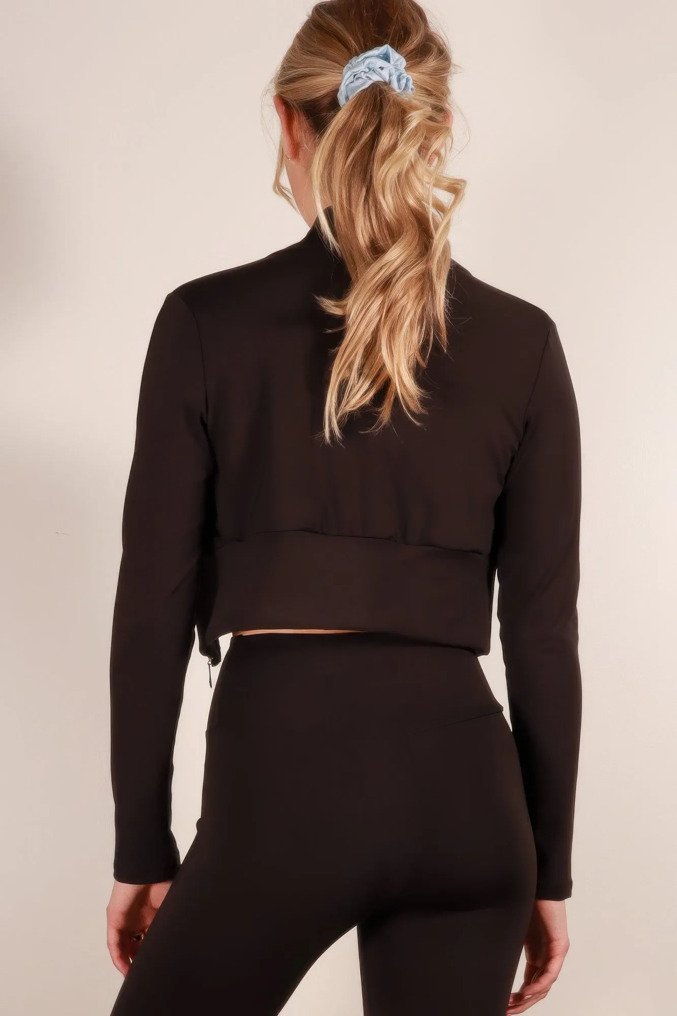 Scoop Neckline Zip Up Cropped Sports Jacket